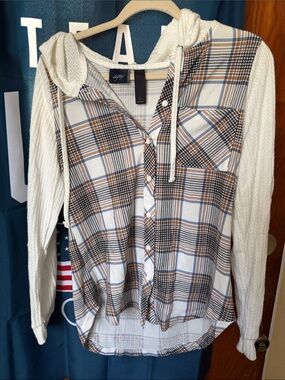 Daytrip White Plaid Hooded Button-Down Shirt with Brown & Navy Accents